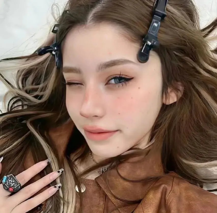 侧颜